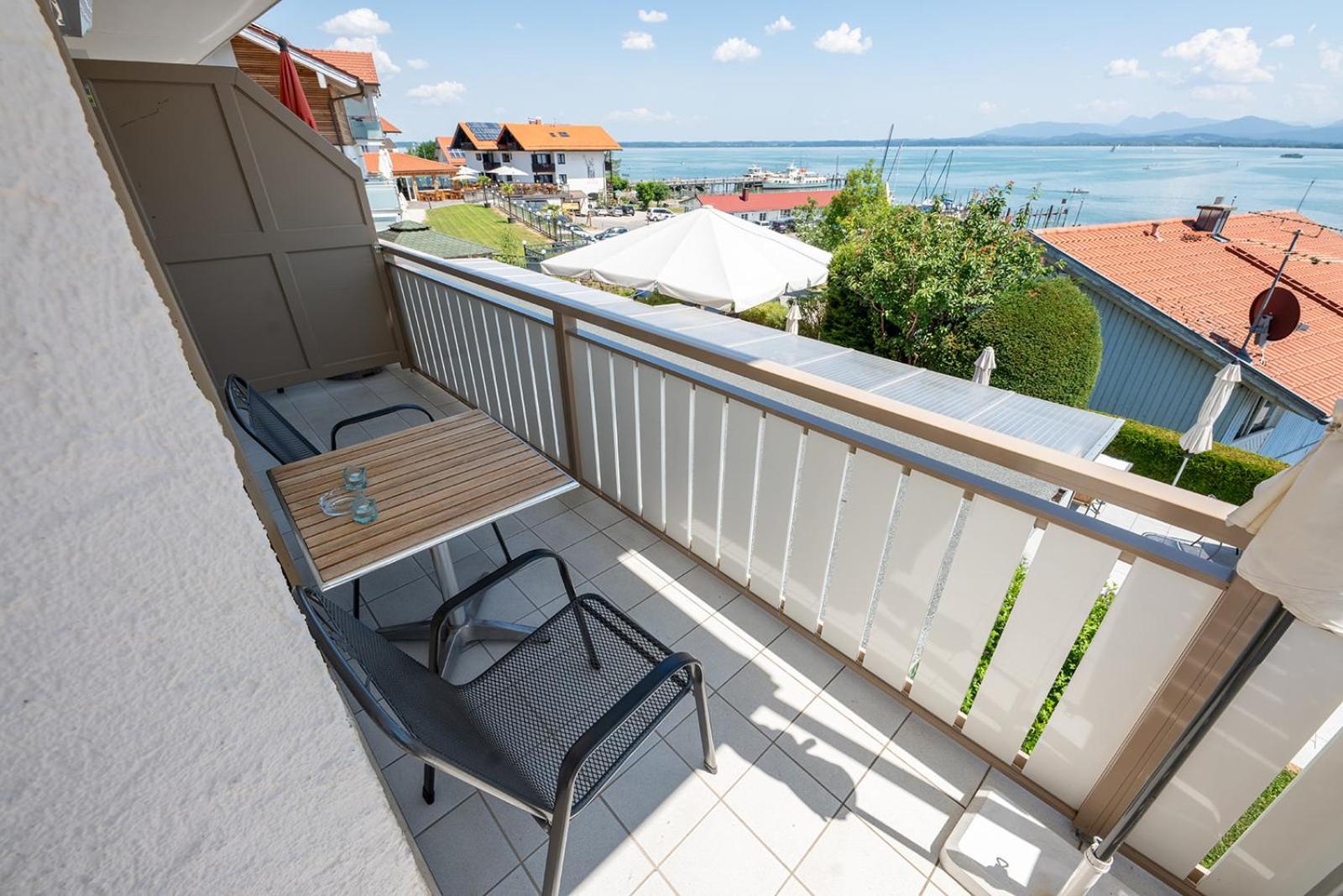 Chiemseestern Vacation & Recreation "Adults Only" Gstadt am Chiemsee Rum bild