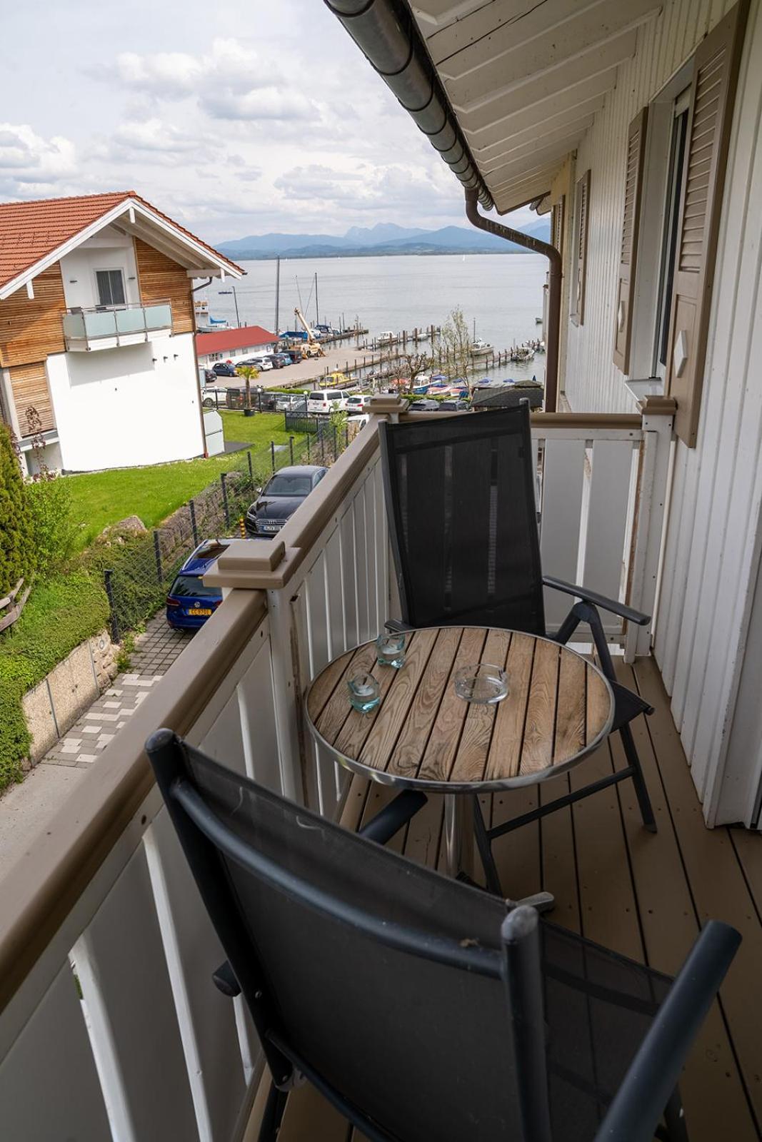 Chiemseestern Vacation & Recreation "Adults Only" Gstadt am Chiemsee Rum bild